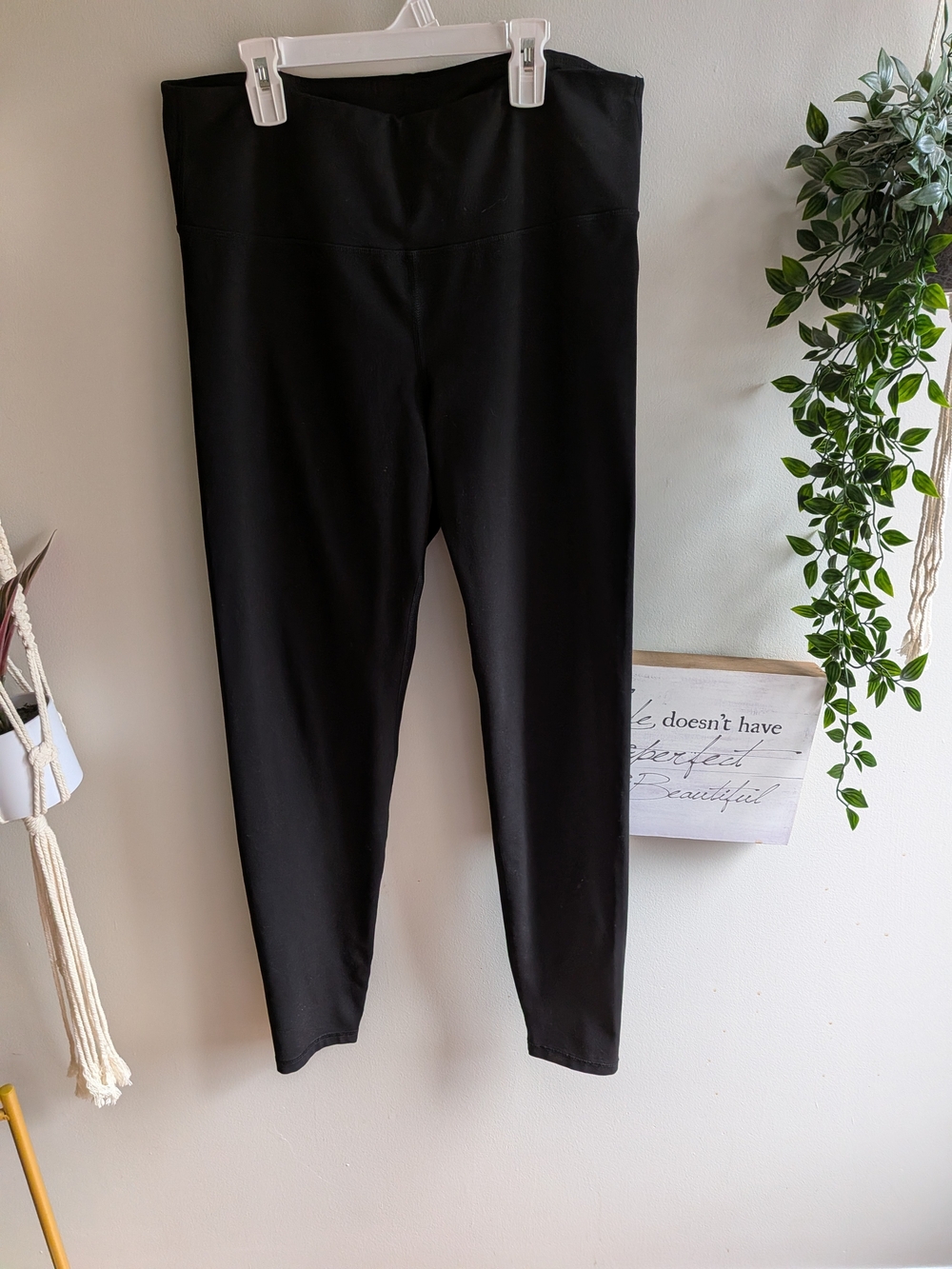 Old Navy Active Black High-Waist Leggings In Excellent Condition